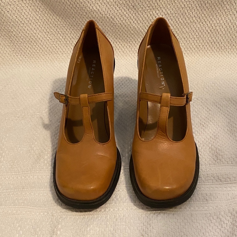 Kenneth Cole Reaction Tan Mary Jane Heels
